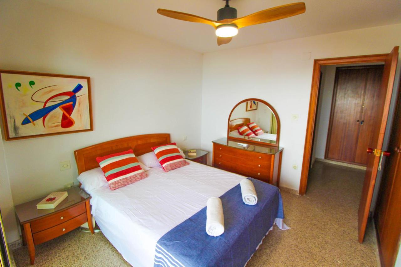 Vistas al Mar: Beachfront Getaway with Pool and Sports Facilities Alicante Exterior photo