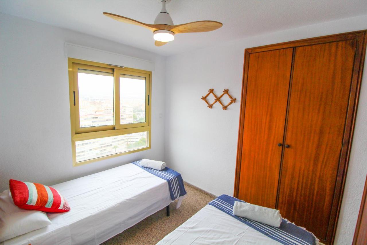 Vistas al Mar: Beachfront Getaway with Pool and Sports Facilities Alicante Exterior photo