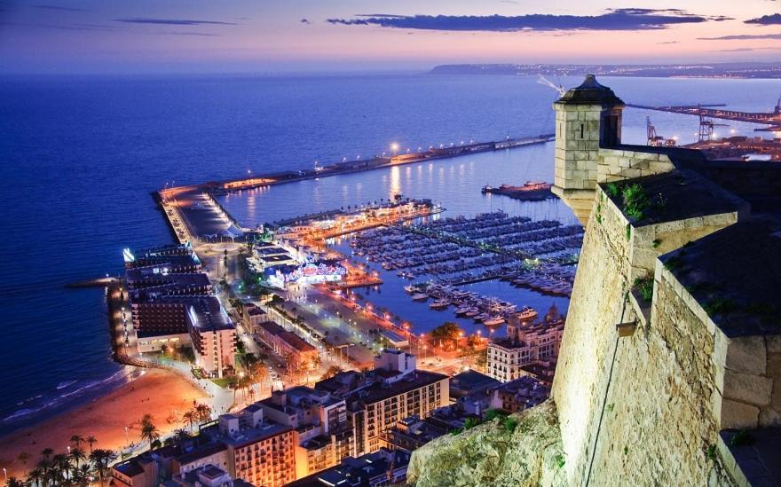 Vistas al Mar: Beachfront Getaway with Pool and Sports Facilities Alicante Exterior photo